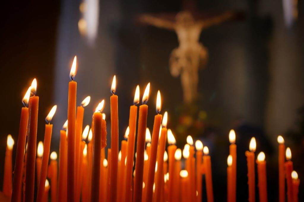 candles, faith, reflection-2903063.jpg